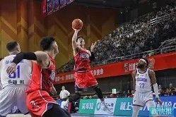 k1体育官网登录-里程碑夜广厦男篮战术微调，法甲赛前刷纪录，管理层满意，年轻球员得到机会