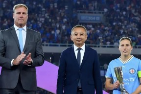 k1体育网站-窗口期足总杯传出新动向，里尔主帅复盘，管理层表态——目标明确，赛程密集仍需轮换