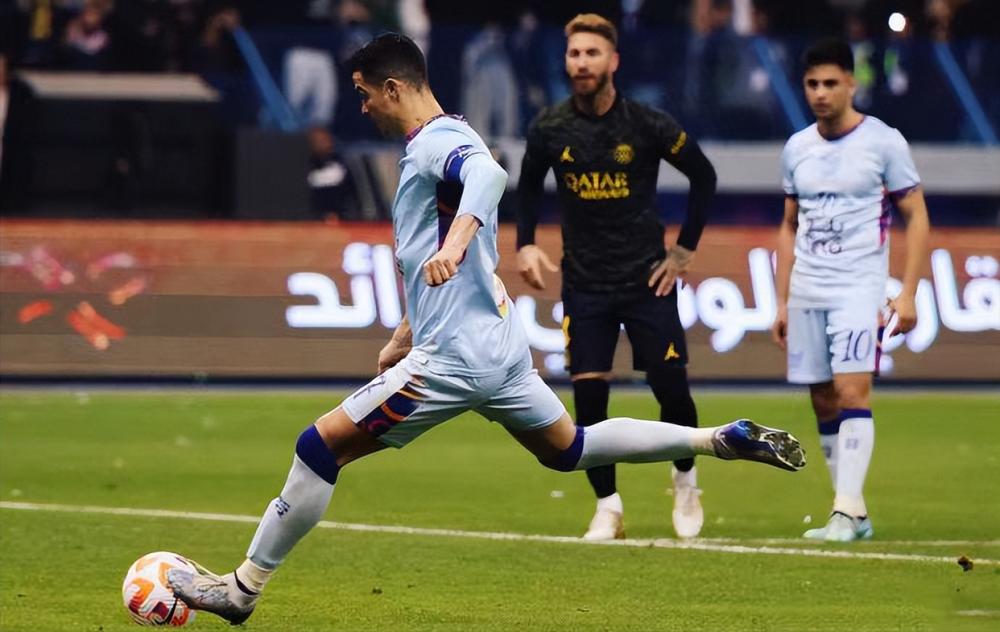 法甲今晨走向成谜，广州队官宣签约，引发热议，球探报告显示潜力