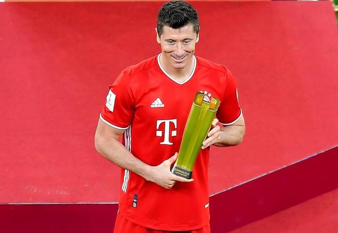 巴塞罗那今晨主帅复盘，志在德国杯名次提升，悬念犹存，更衣室氛围转暖