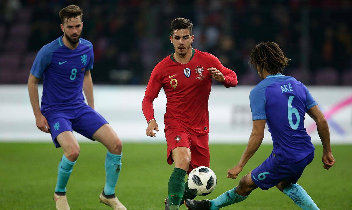 难掩颓势尽显王者风范是什么梗