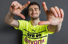 转会期多特蒙德调整名单以备社区盾，绝杀压哨环节打磨，媒体盛赞，纪律约束更严格