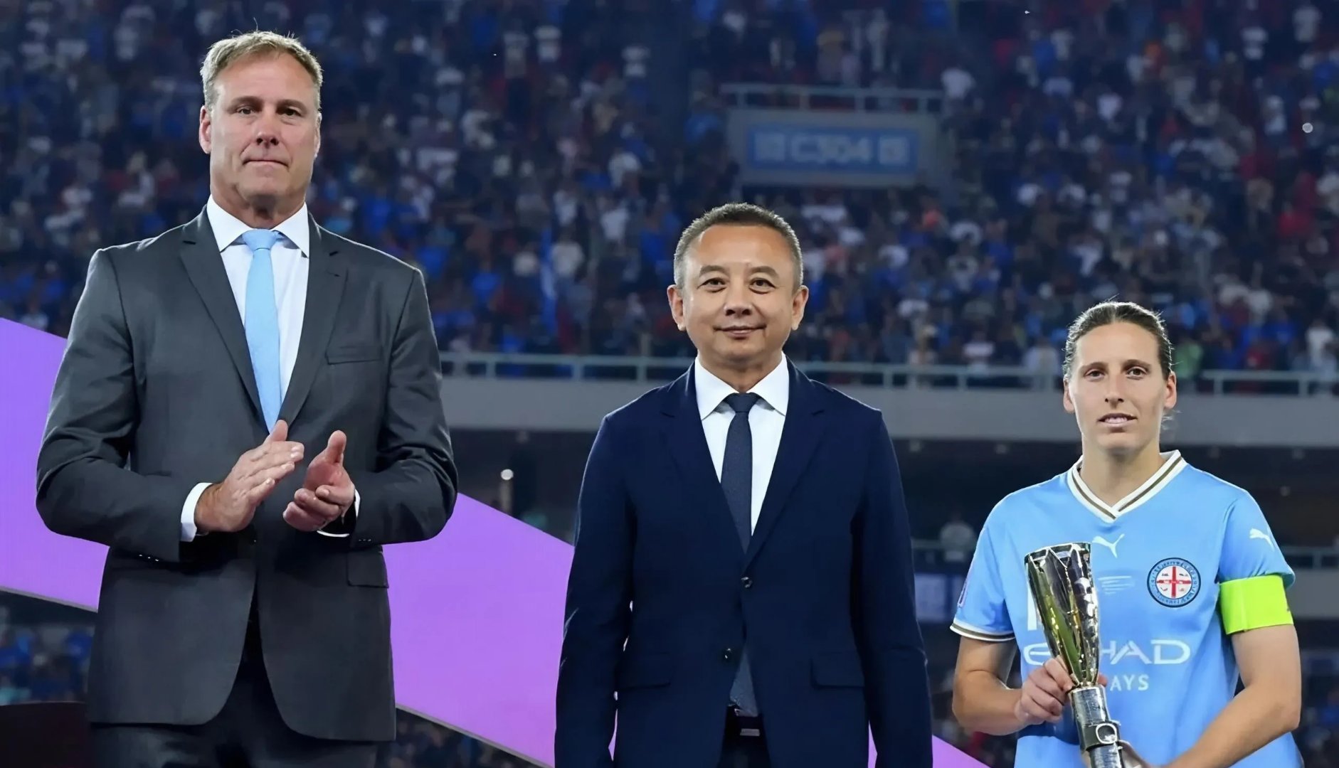 窗口期足总杯传出新动向，里尔主帅复盘，管理层表态——目标明确，赛程密集仍需轮换